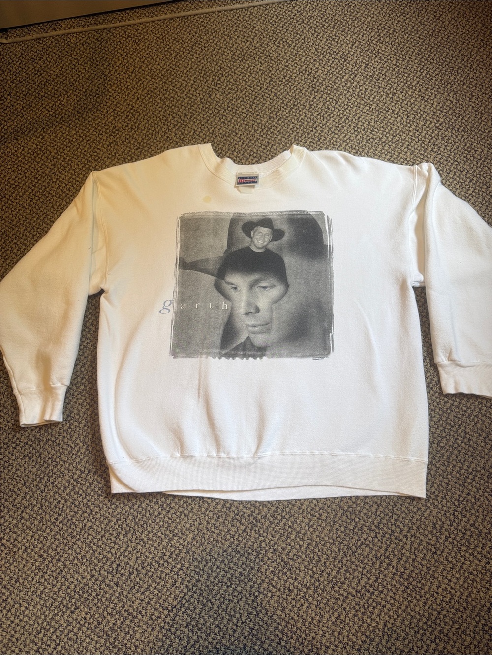 1997 Vintage Garth Brooks White Crewneck Sweatshirt